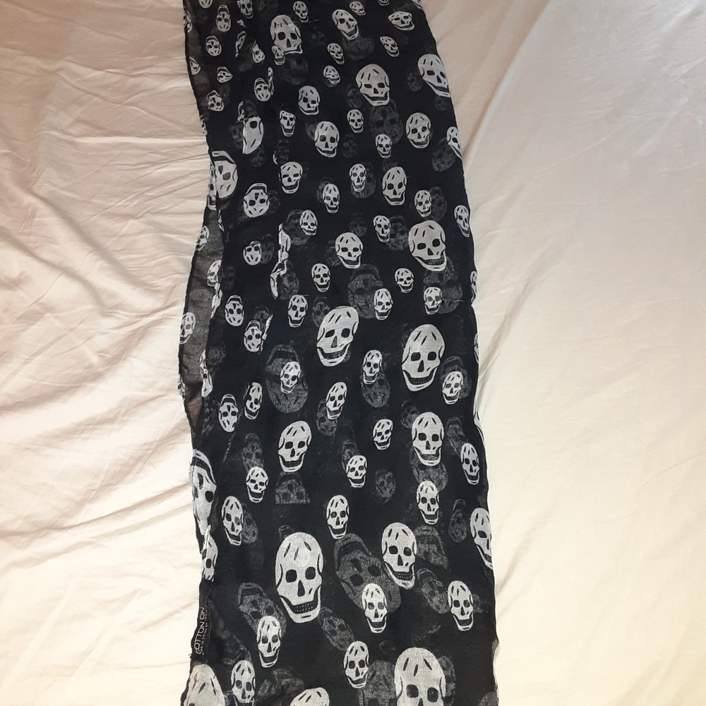 Halloween skull scarf